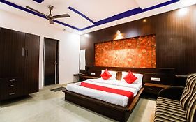 Oyo 66130 Hotel Nikunj Plaza Dungarpur India